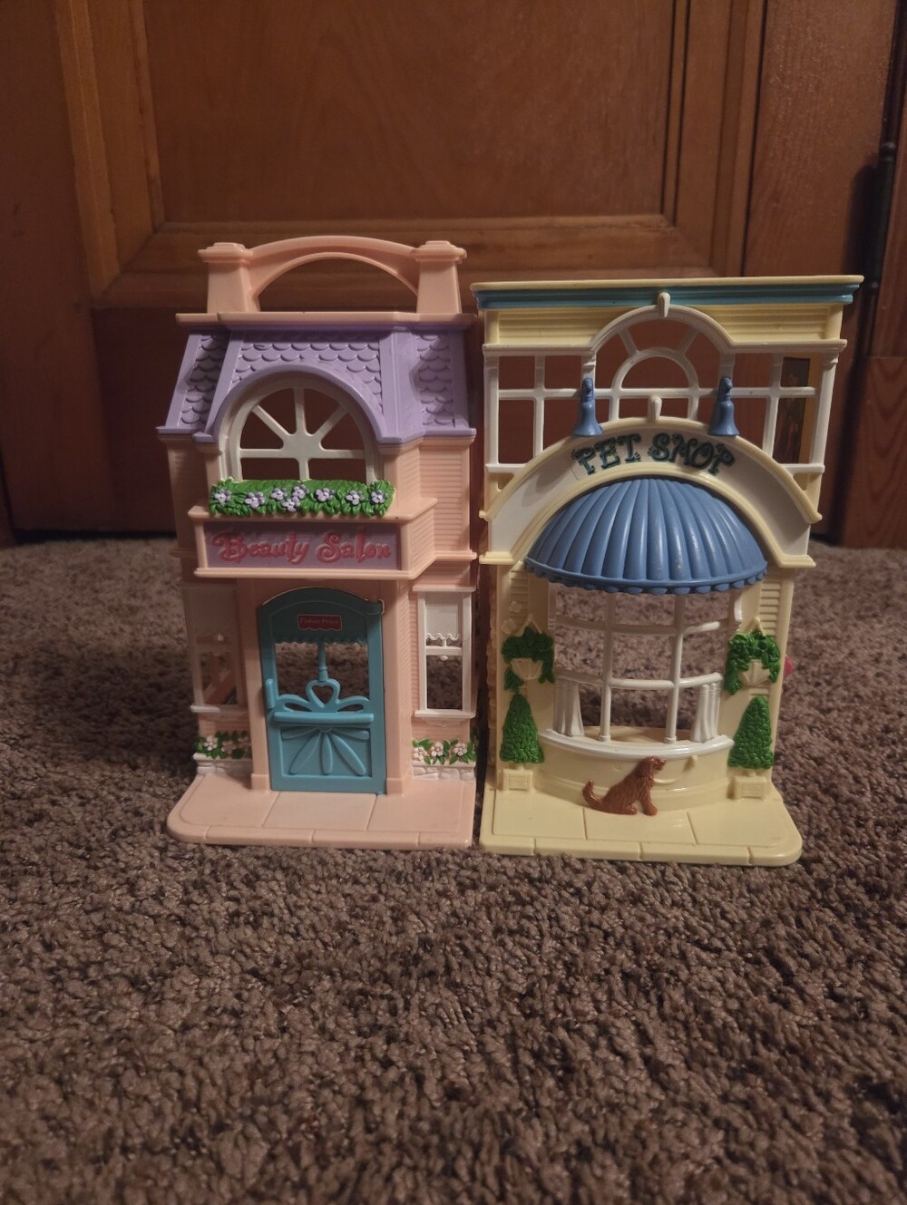 Fisher Price Sweet Streets Beauty Salon & Pet Shop 2001